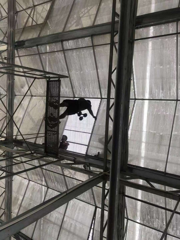 Guarantee of construction quality of multi-span greenhouses